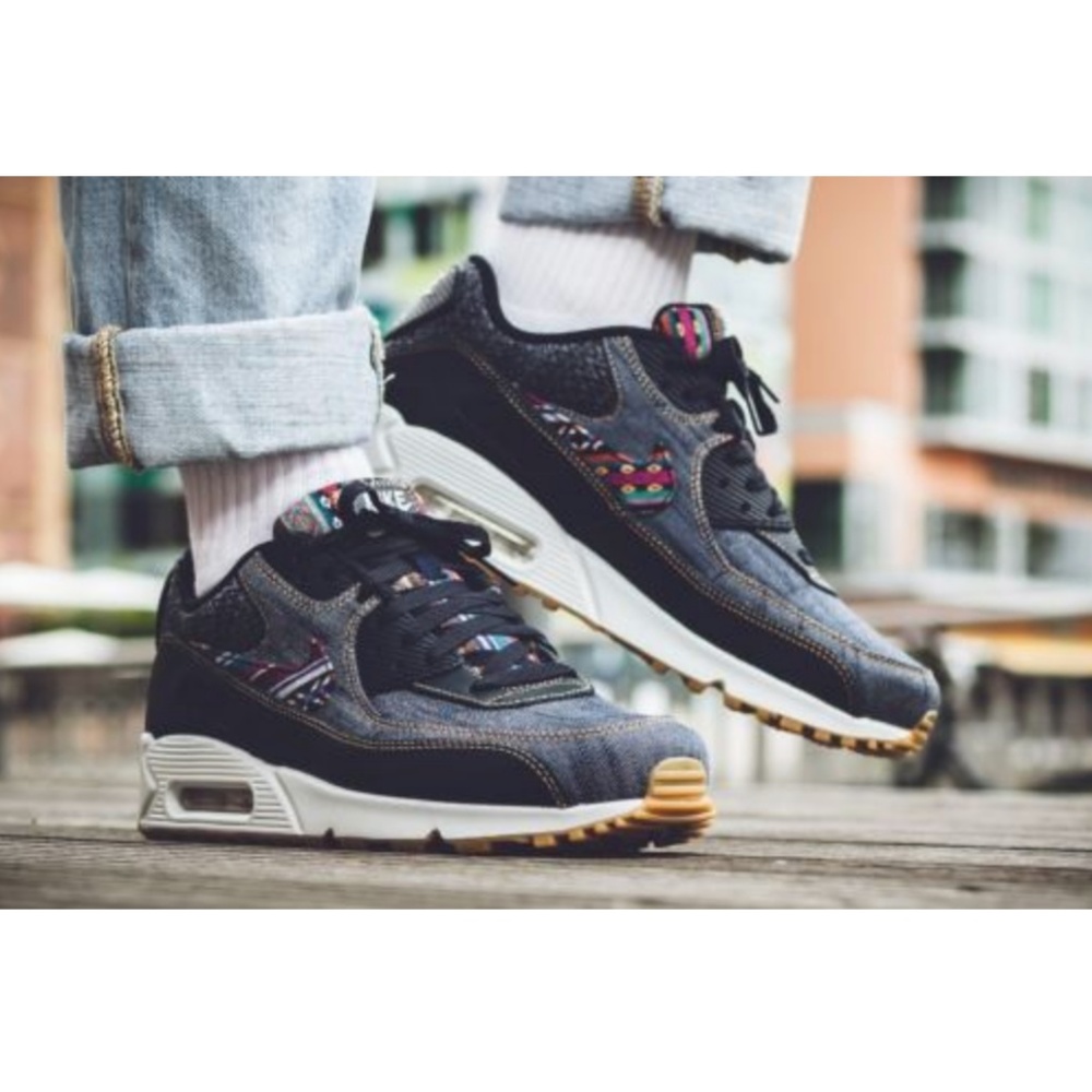 Nike Air Max 90 Men's Premium Shoes - Picture 4 of 8